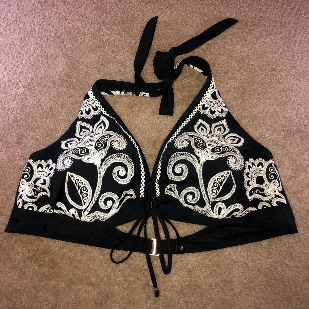 🌻3/$25 Plus Size Bikini Top